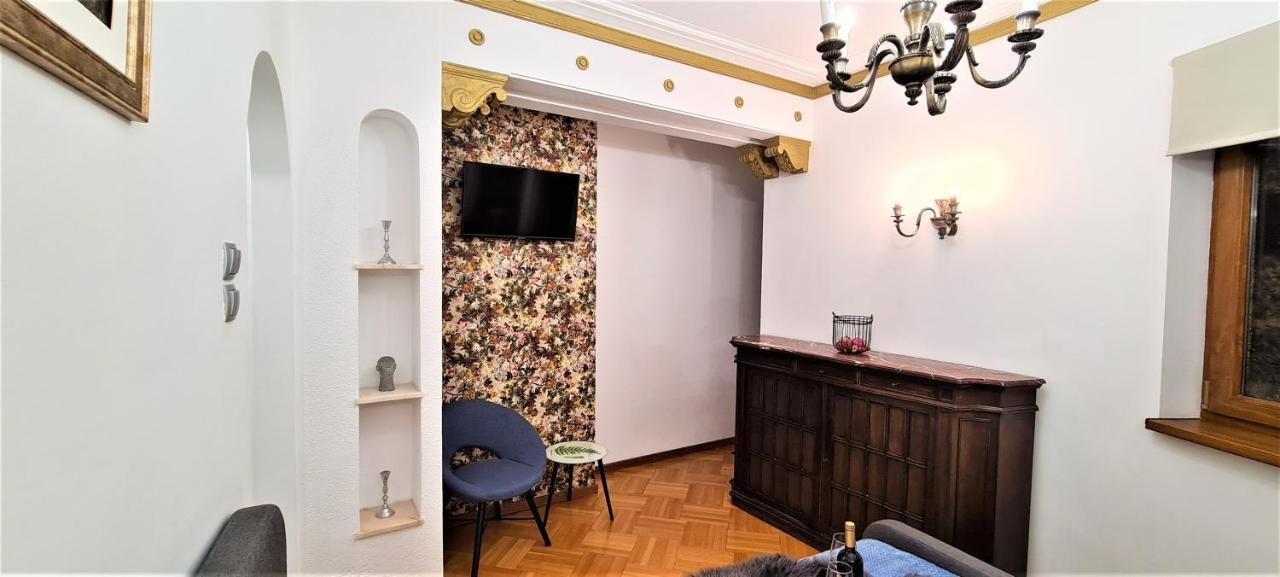 Central Arghezi University Square Apartment บูคาเรสต์ ภายนอก รูปภาพ