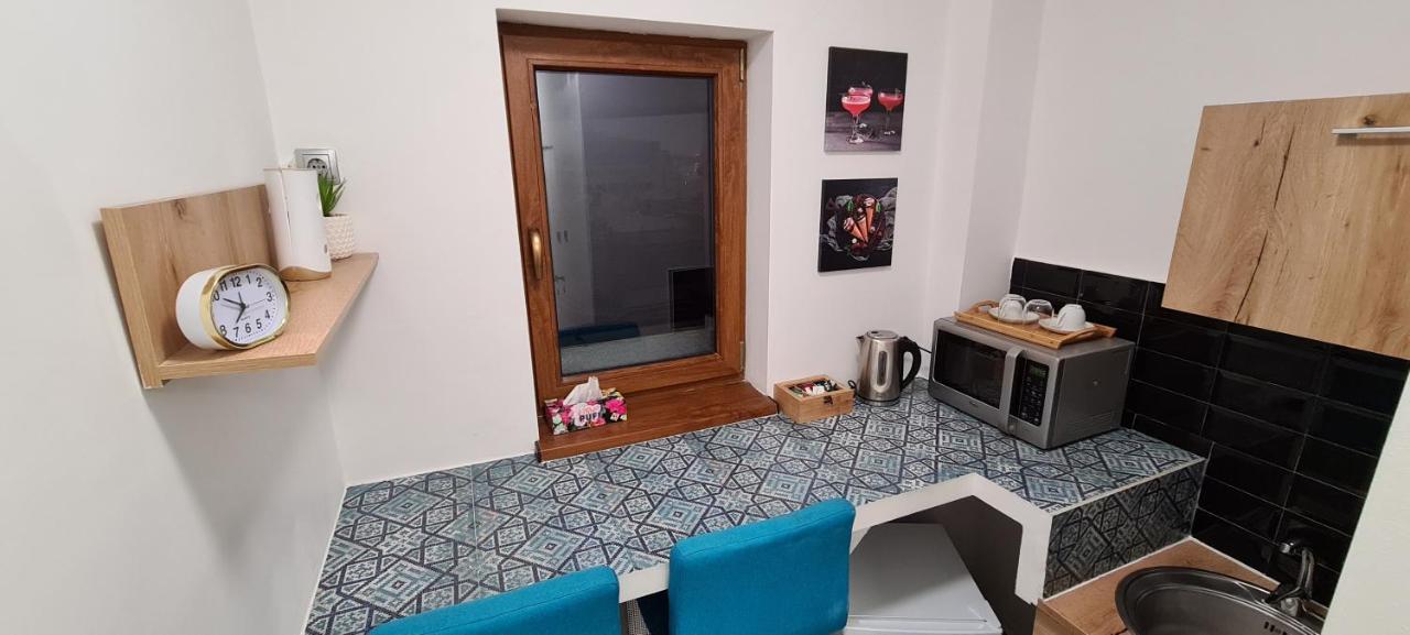Central Arghezi University Square Apartment บูคาเรสต์ ภายนอก รูปภาพ