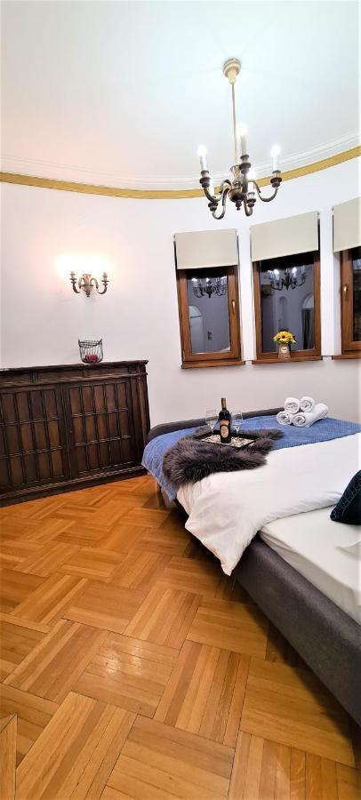 Central Arghezi University Square Apartment บูคาเรสต์ ภายนอก รูปภาพ