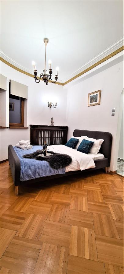 Central Arghezi University Square Apartment บูคาเรสต์ ภายนอก รูปภาพ