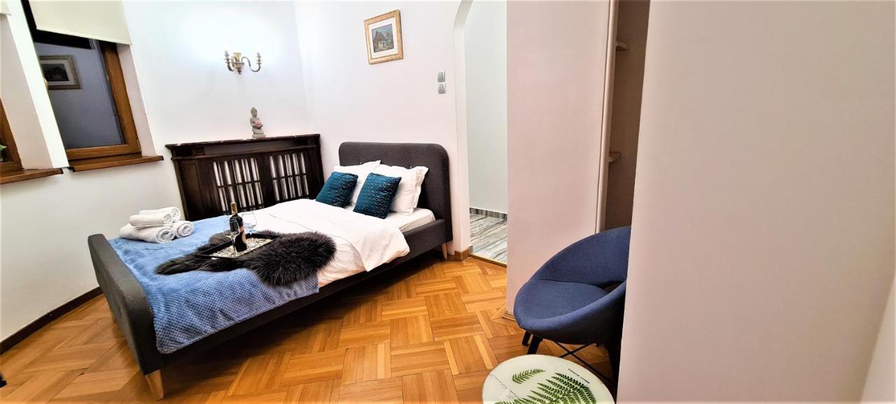 Central Arghezi University Square Apartment บูคาเรสต์ ภายนอก รูปภาพ