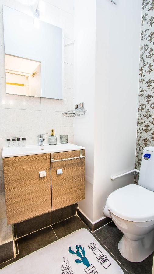 Central Arghezi University Square Apartment บูคาเรสต์ ภายนอก รูปภาพ